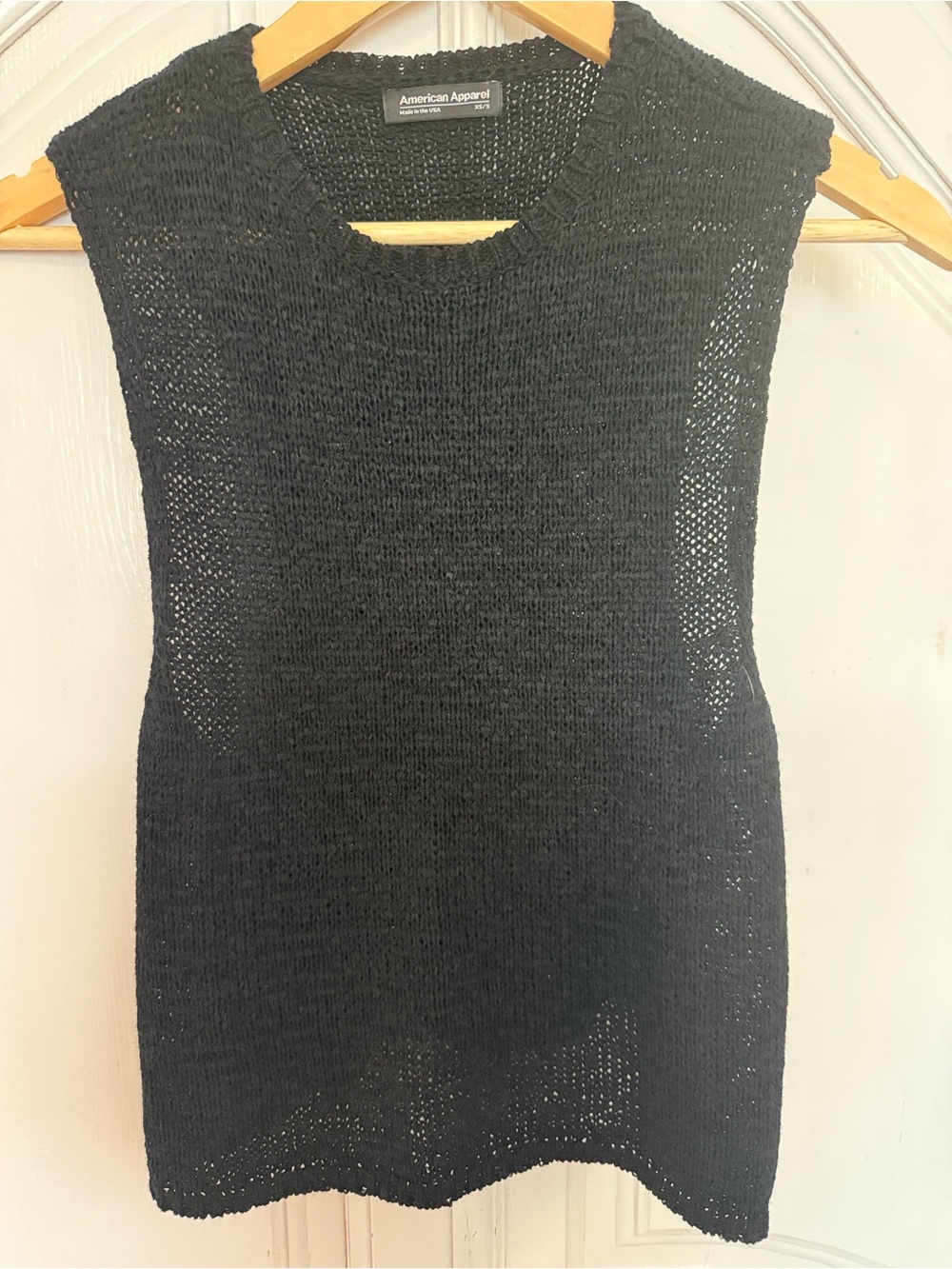 American Apparel Black Knit Sleeveless Sweater Vest Top Indie Preppy Grunge XS/S